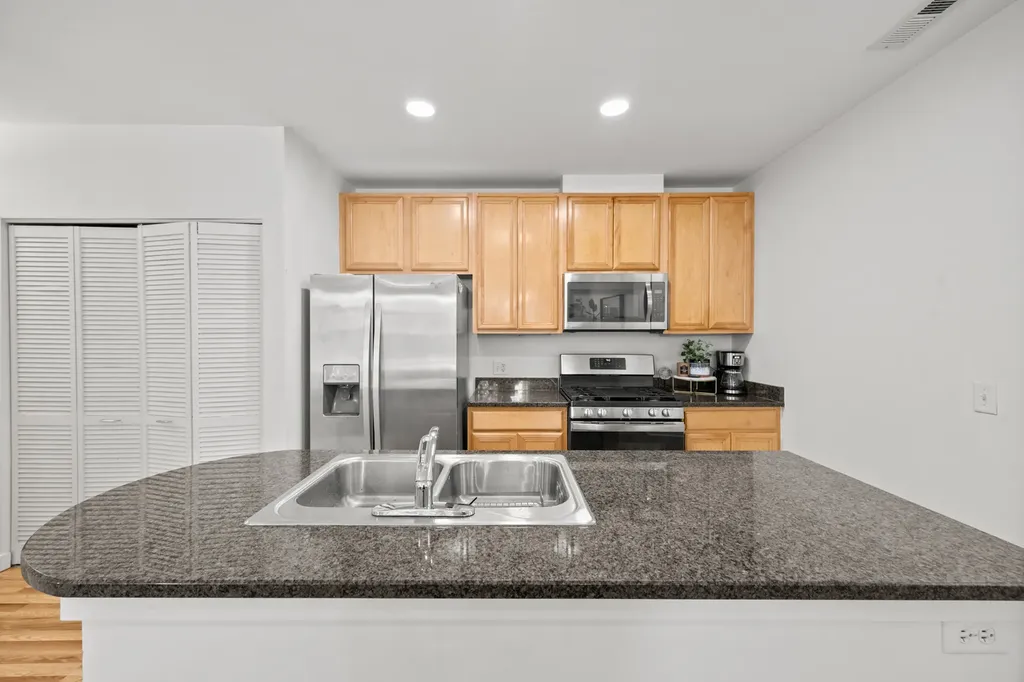 2238 West Maypole Avenue Chicago IL 60612