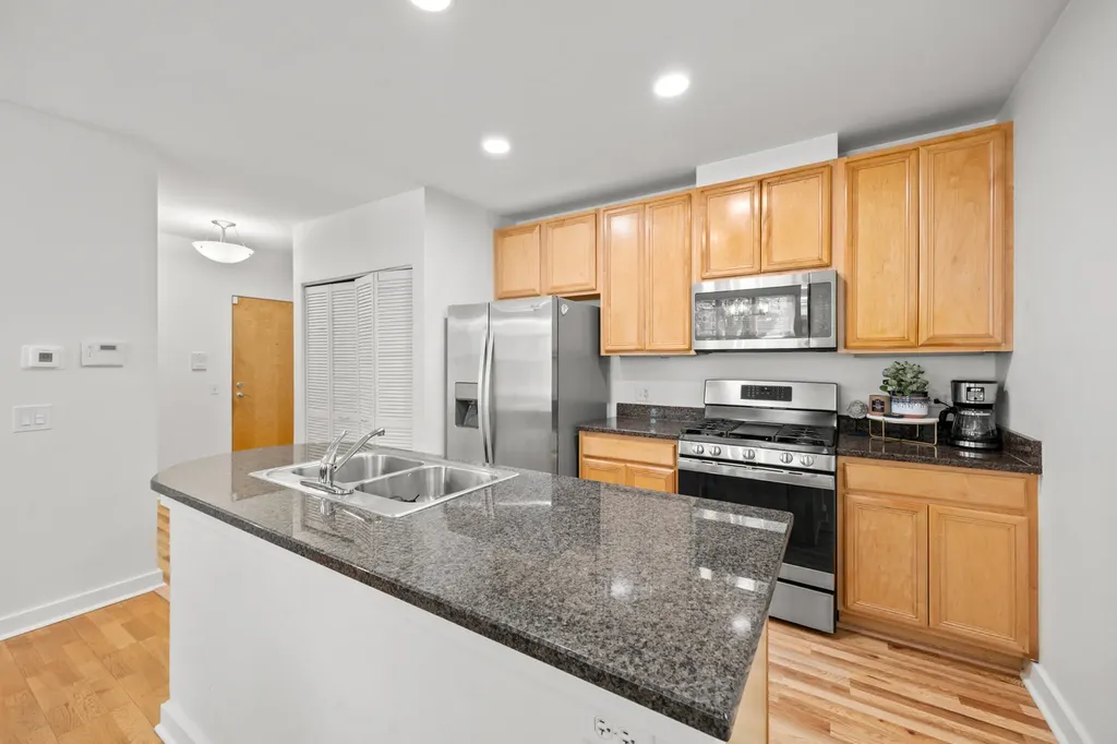 2238 West Maypole Avenue Chicago IL 60612