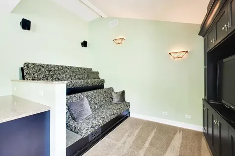 418 South Na Wa Ta Avenue Mount Prospect IL 60056