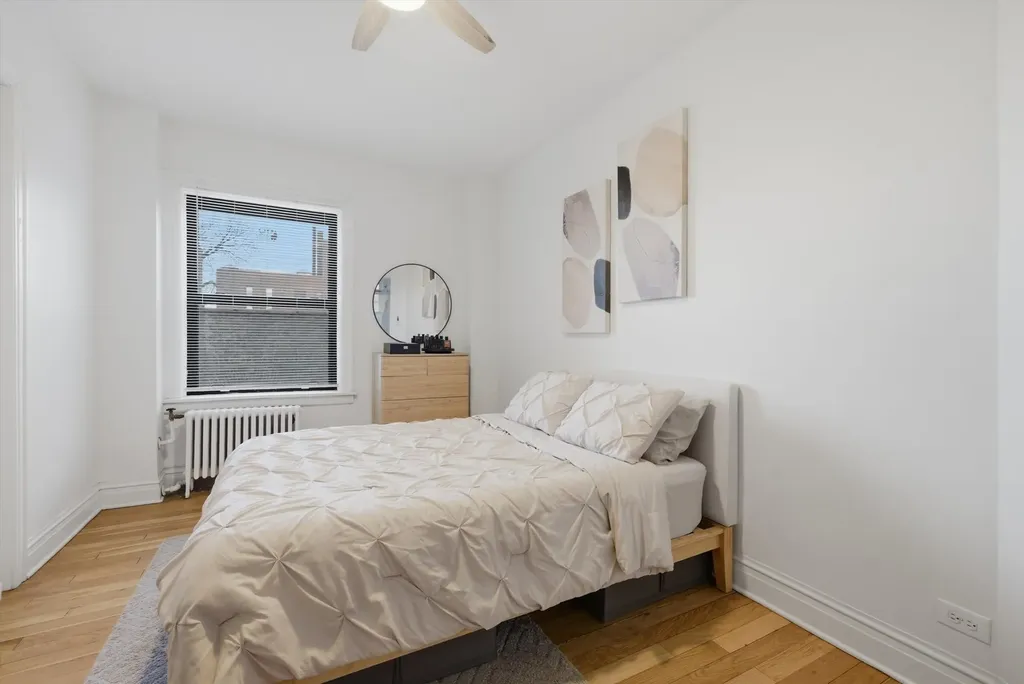 707 West Junior Terrace Chicago IL 60613