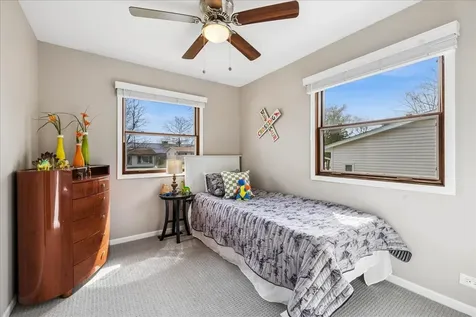 18508 West Woodland Terrace Gurnee IL 60031