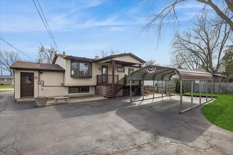 18508 West Woodland Terrace Gurnee IL 60031
