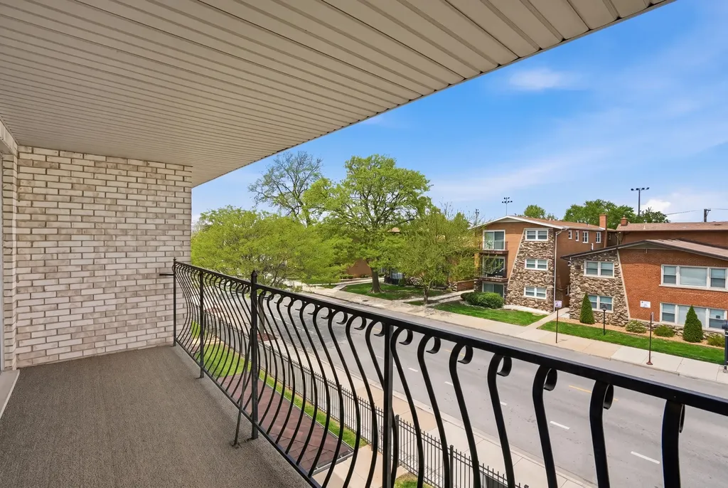 6303 West 63rd Street Chicago IL 60638