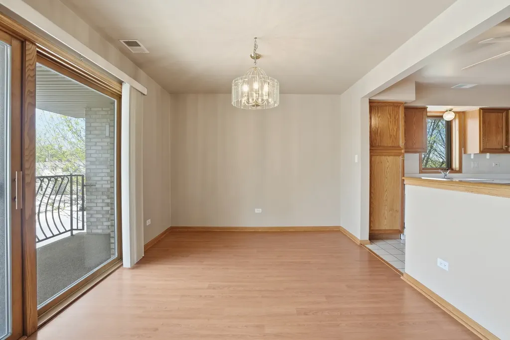 6303 West 63rd Street Chicago IL 60638