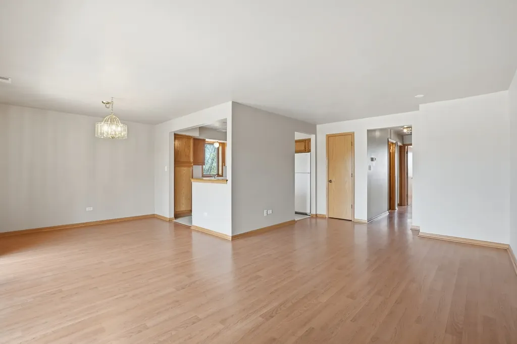 6303 West 63rd Street Chicago IL 60638