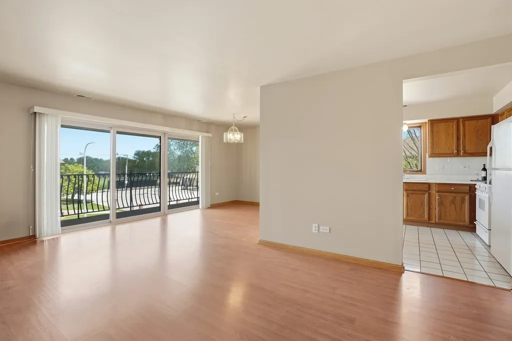 6303 West 63rd Street Chicago IL 60638