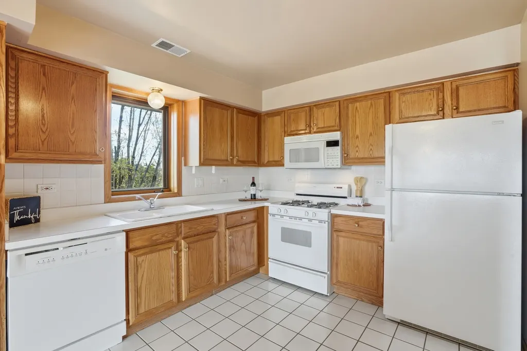 6303 West 63rd Street Chicago IL 60638