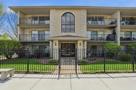 6303 West 63rd Street Chicago IL 60638
