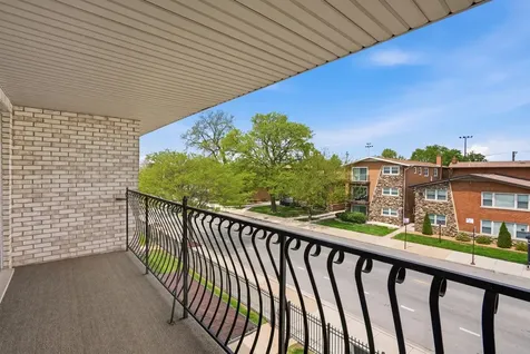 6303 West 63rd Street Chicago IL 60638