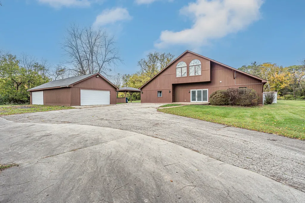 27514 North Forest Garden Road Wauconda IL 60084
