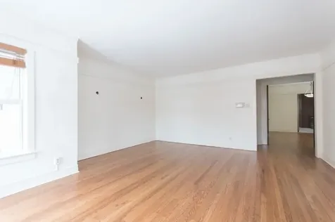 1319 West Early Avenue Chicago IL 60660