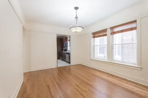1319 West Early Avenue Chicago IL 60660