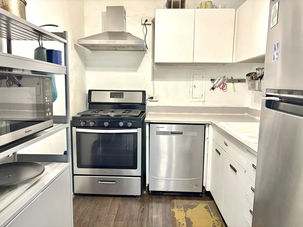 1401 East 55th Street Chicago IL 60615