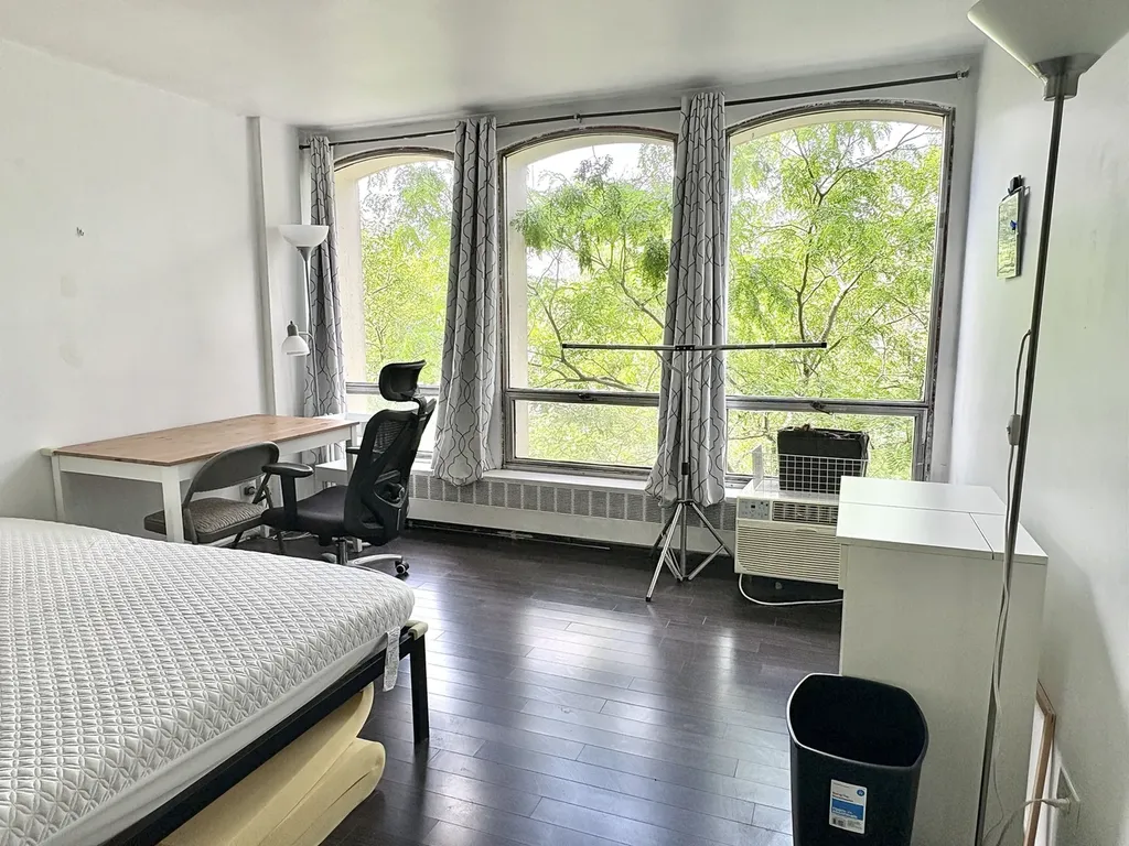 1401 East 55th Street Chicago IL 60615