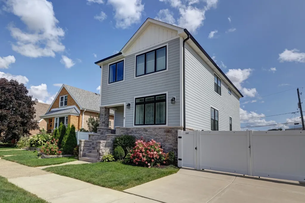 5347 South Melvina Avenue Chicago IL 60638