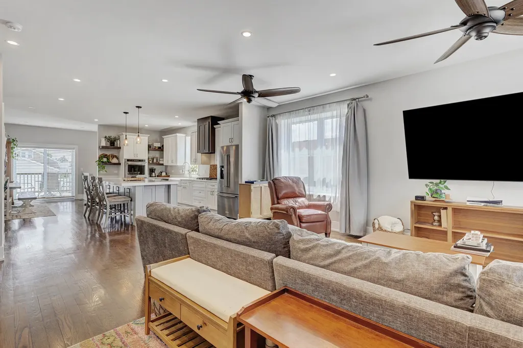 5347 South Melvina Avenue Chicago IL 60638