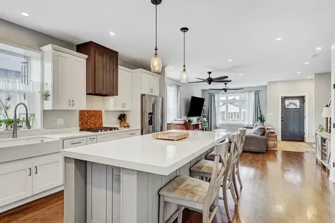 5347 South Melvina Avenue Chicago IL 60638