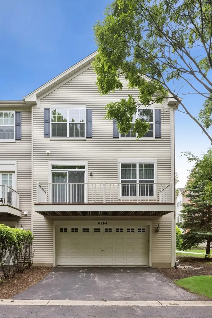 4144 Milford Lane Aurora IL 60504