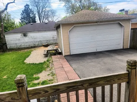 409-11 West Keith Avenue Waukegan IL 60085