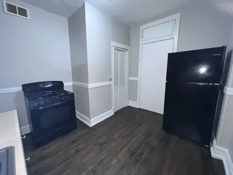 2707 East 78th Street Chicago IL 60649