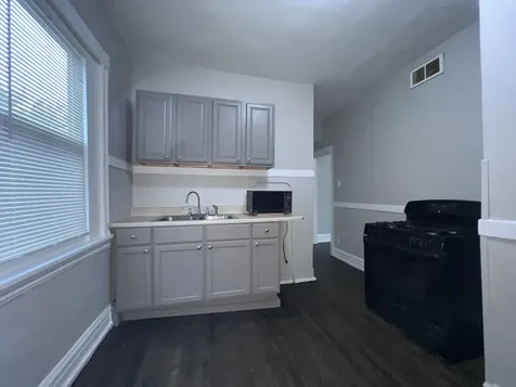 2707 East 78th Street Chicago IL 60649