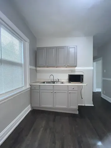 2707 East 78th Street Chicago IL 60649