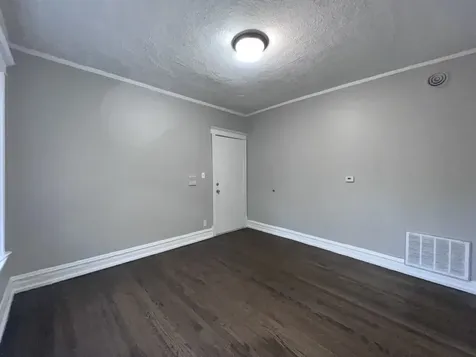 2707 East 78th Street Chicago IL 60649