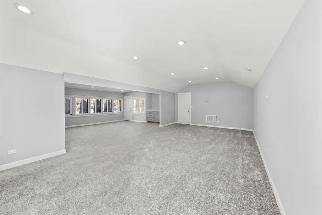 11731 South Bell Avenue Chicago IL 60643