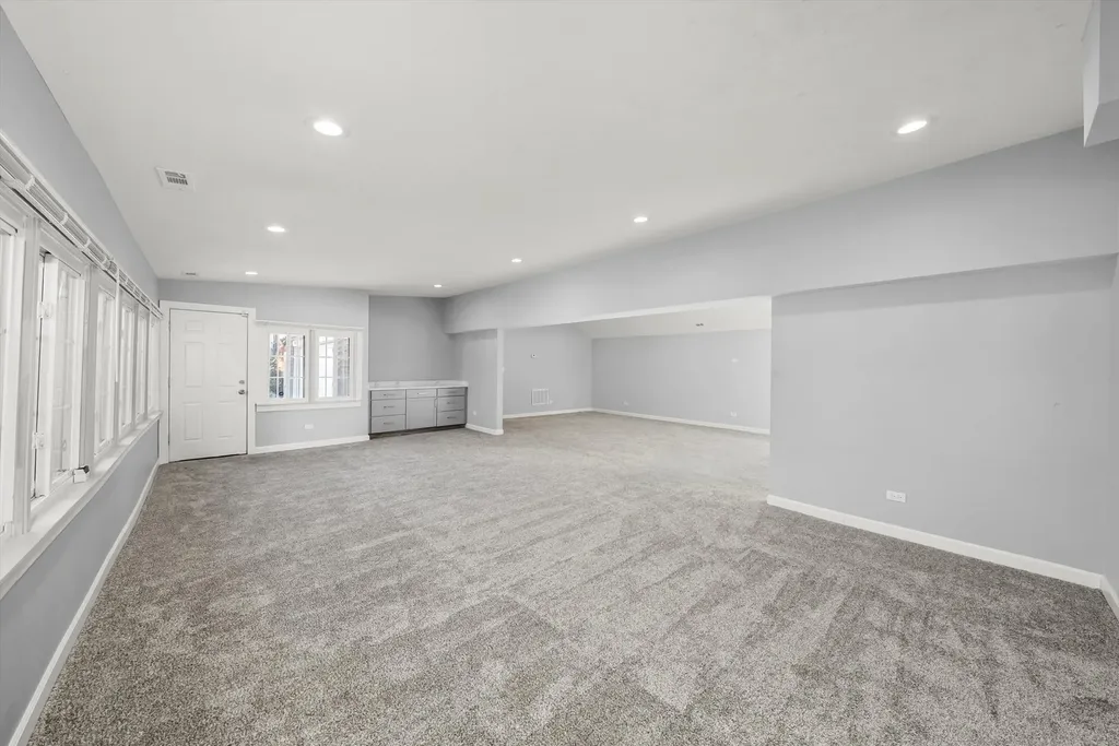 11731 South Bell Avenue Chicago IL 60643