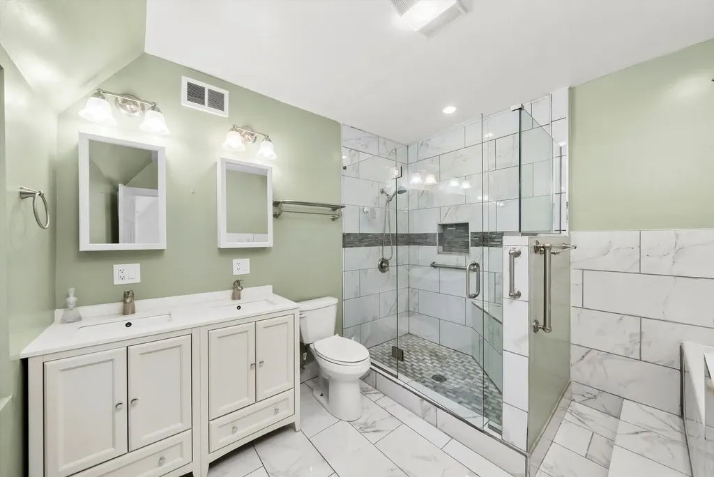 11731 South Bell Avenue Chicago IL 60643