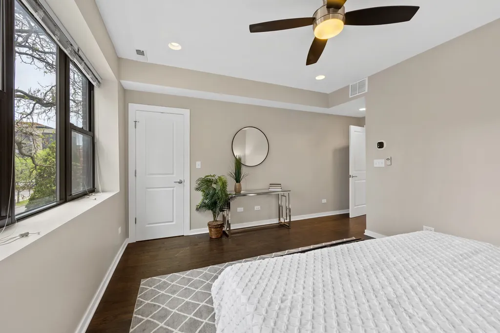 1615 West Ohio Street Chicago IL 60622