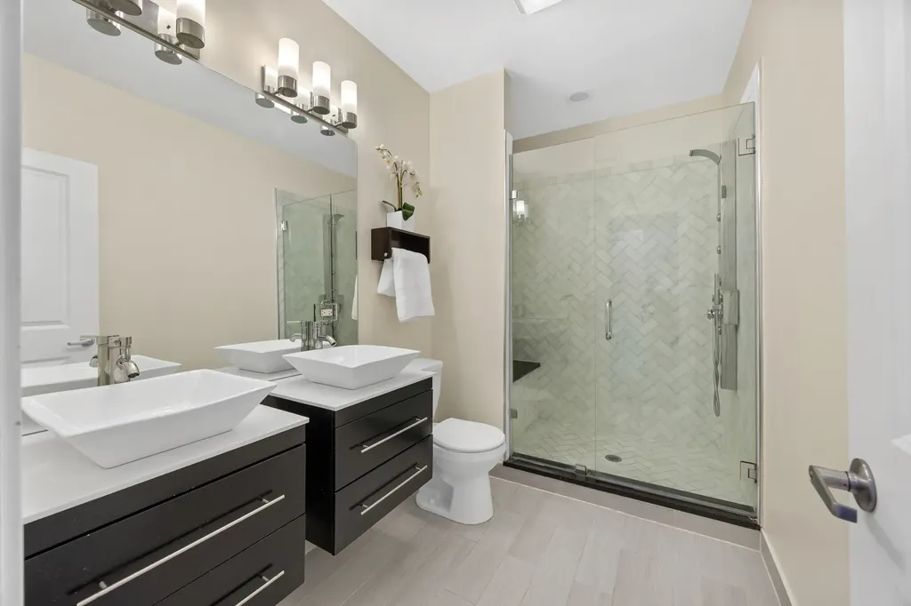 1615 West Ohio Street Chicago IL 60622