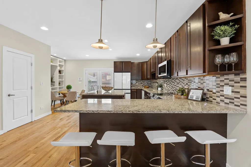 1615 West Ohio Street Chicago IL 60622