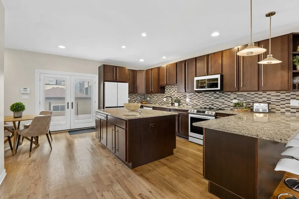 1615 West Ohio Street Chicago IL 60622