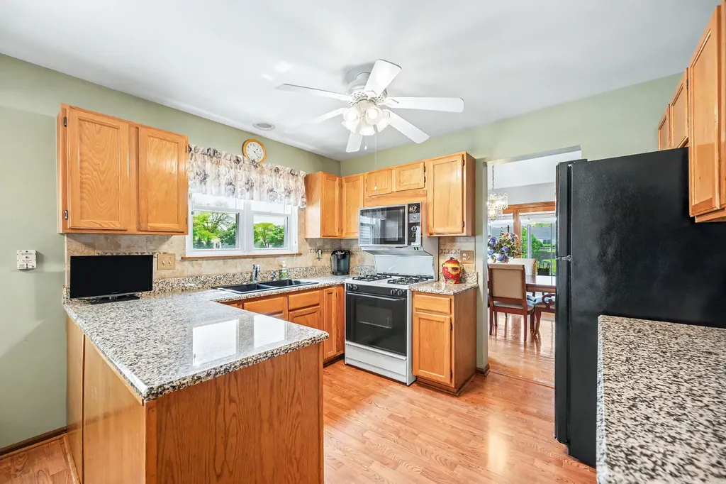 21068 West Hazelnut Lane Plainfield IL 60544