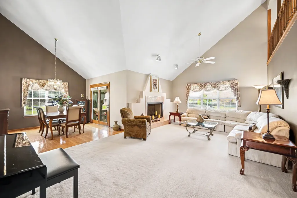 21068 West Hazelnut Lane Plainfield IL 60544