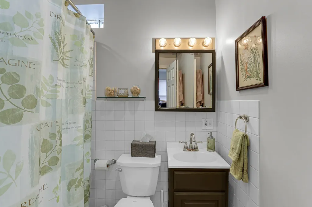 1468 West Ohio Street Chicago IL 60642