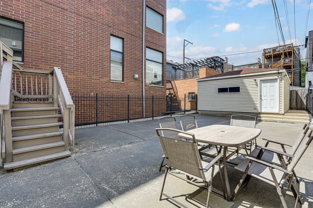 1468 West Ohio Street Chicago IL 60642