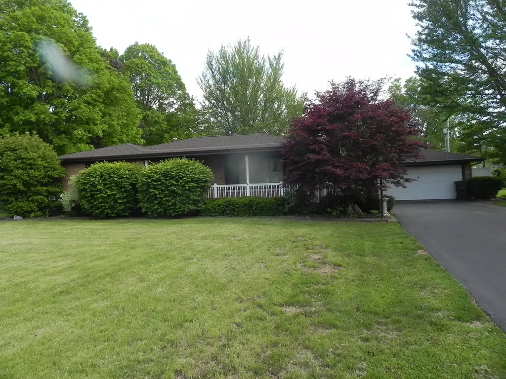 9 East North Court Decatur IL 62526