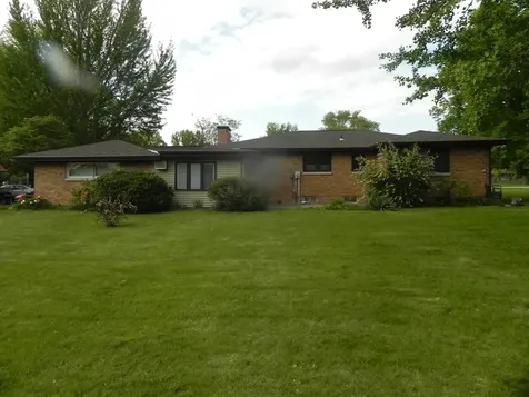 9 East North Court Decatur IL 62526
