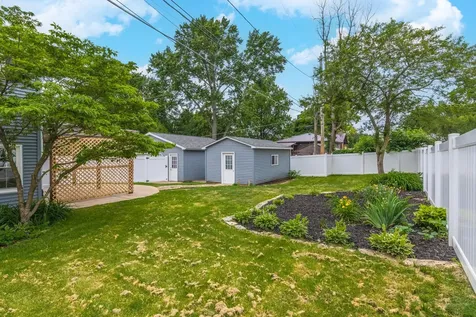 12 Norbloom Avenue Bloomington IL 61701