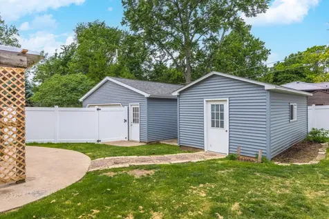 12 Norbloom Avenue Bloomington IL 61701