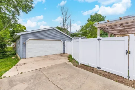 12 Norbloom Avenue Bloomington IL 61701