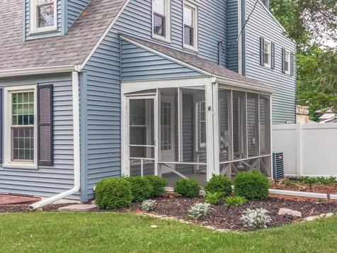 12 Norbloom Avenue Bloomington IL 61701