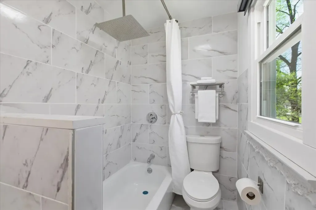 6323 South Wood Street Chicago IL 60636