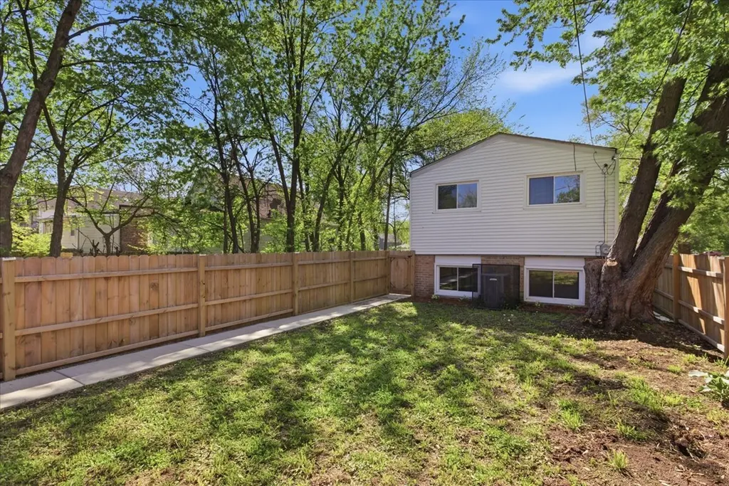 6323 South Wood Street Chicago IL 60636