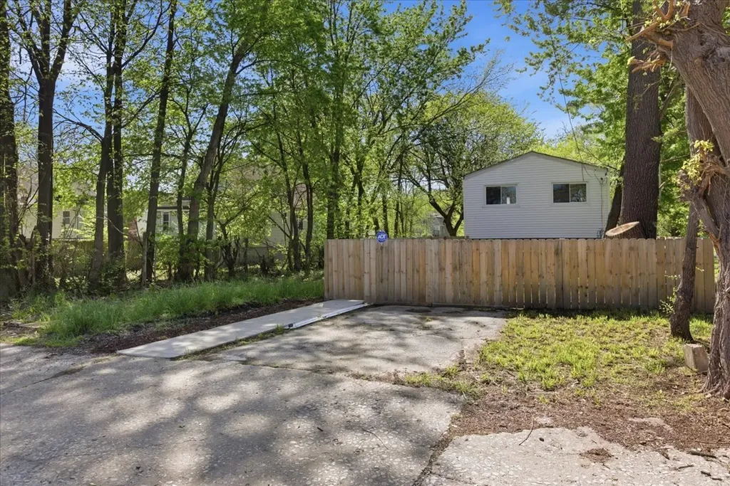 6323 South Wood Street Chicago IL 60636