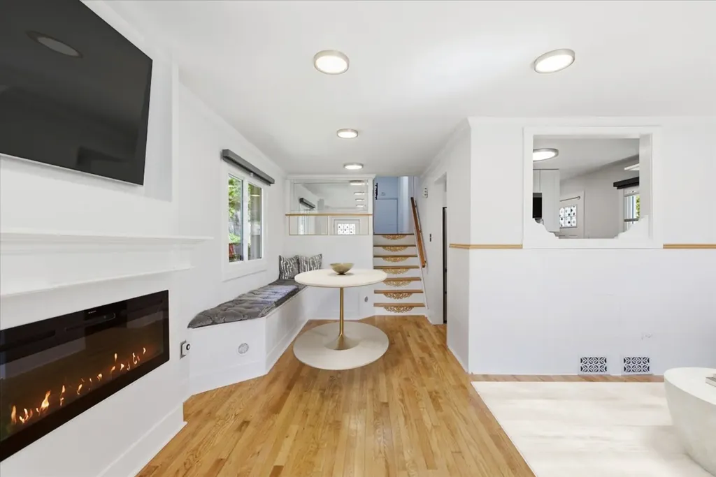 6323 South Wood Street Chicago IL 60636