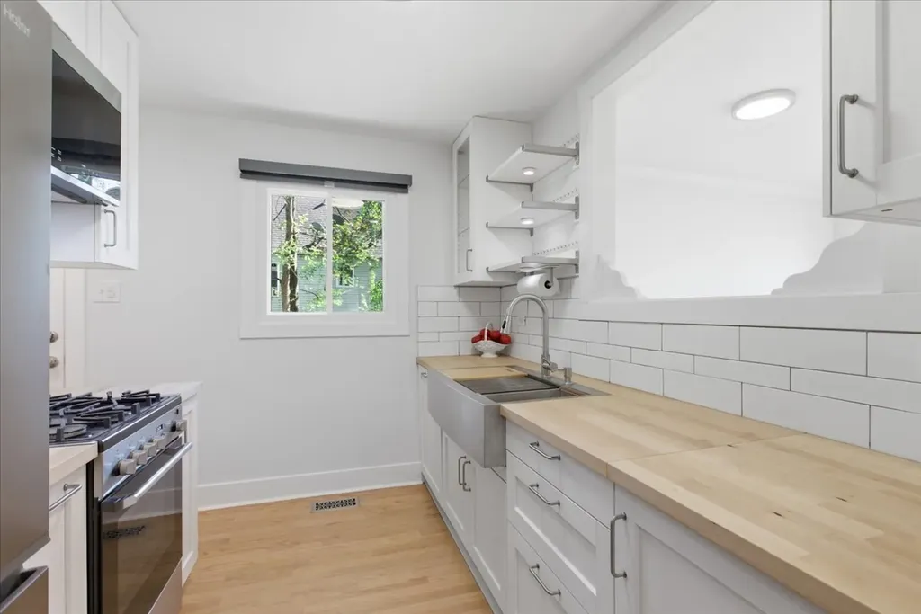 6323 South Wood Street Chicago IL 60636
