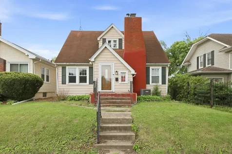 714 23RD Avenue East Moline IL 61244